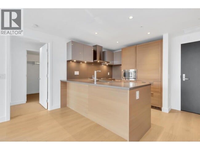 property at 1561-1561 W 57th Ave