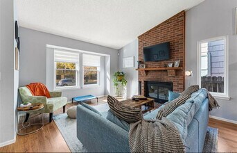 4262 S Laredo Way in Aurora, CO - Foto de edificio - Building Photo