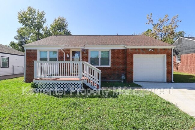 736 N Gary Pl