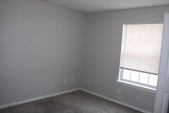 421 Myers Cir in Dallas, TX - Foto de edificio - Building Photo