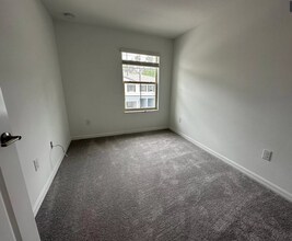 5199 Forum Blvd in Holiday, FL - Building Photo - Building Photo