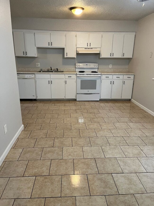 property at 814 W Atlanta St