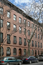 467 W 22nd St in New York, NY - Building Photo - Primary Photo