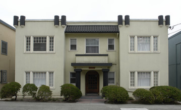 746 Rand Ave in Oakland, CA - Foto de edificio - Building Photo