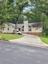 2104 Pleasant View Ct SW in Conyers, GA - Building Photo - Building Photo