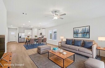 3300 Memorial Way in Texas City, TX - Building Photo - Building Photo