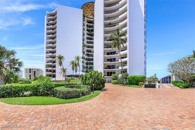 3951 Gulf Shore Blvd N in Naples, FL - Building Photo - Building Photo