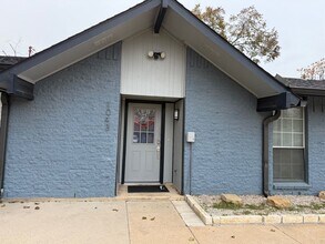 1043 Elmwood Dr in Lewisville, TX - Building Photo - Building Photo