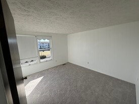 6310 Meeting House Way in Alexandria, VA - Building Photo