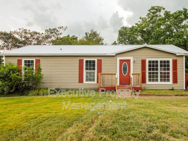 property at 3008 Fairbanks Ave SW