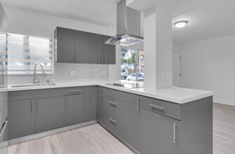 6235 SW Kendale Lakes Cir, Unit 140 in Miami, FL - Building Photo - Building Photo