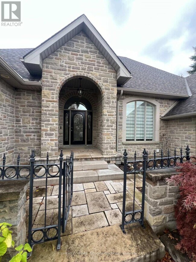 6 Fox Run Rd in Puslinch, ON - Building Photo - Building Photo