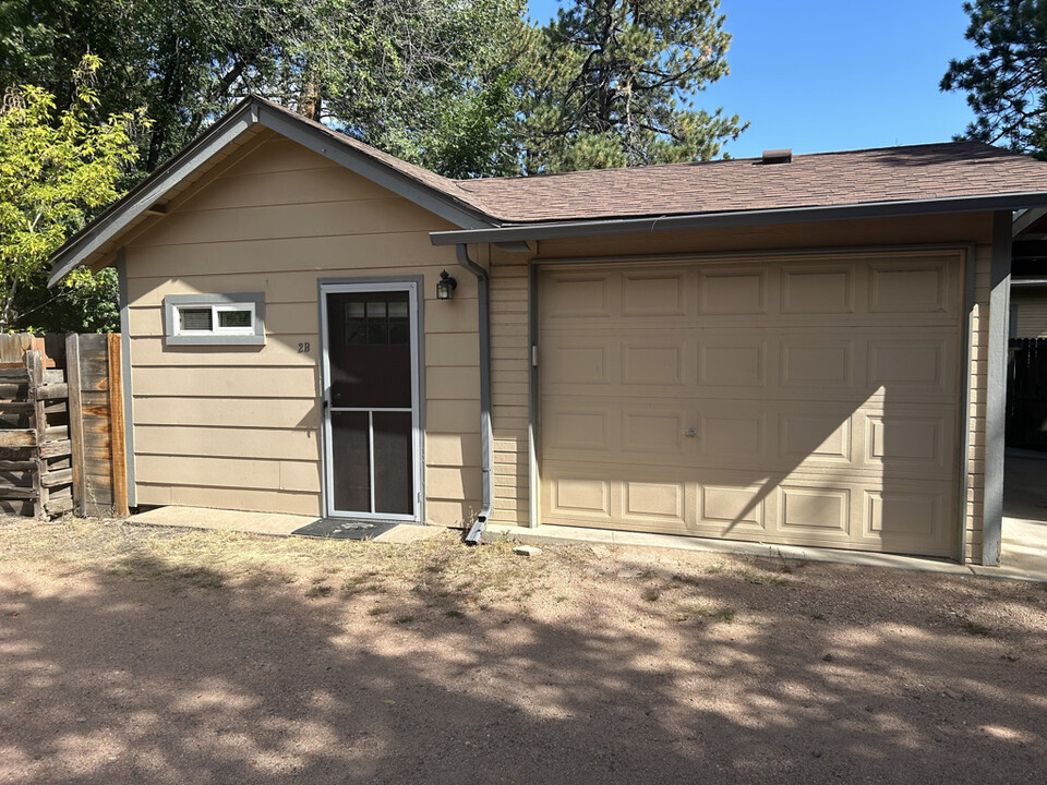 2 Stratton Ave in Colorado Springs, CO - Foto de edificio