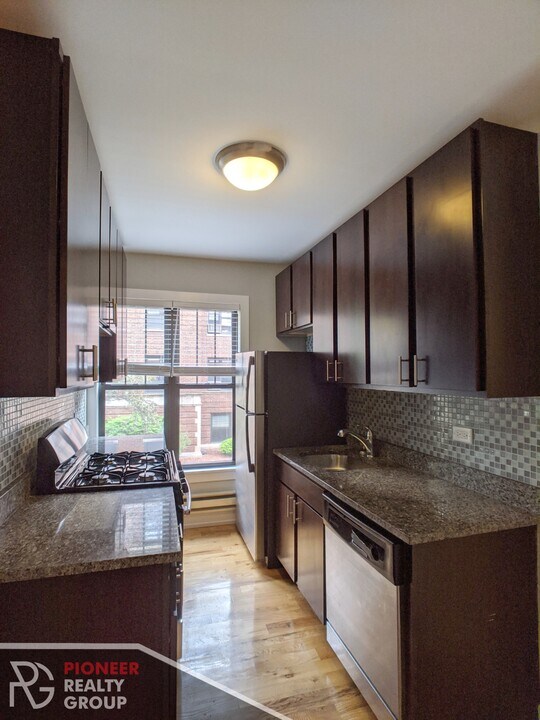 2752 N Mildred Ave, Unit 3 in Chicago, IL - Building Photo