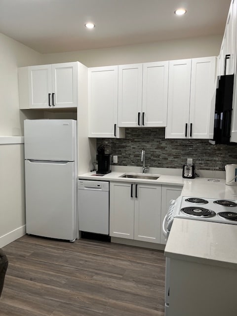 8323-C-879A 79a St in Fort St John, BC - Building Photo - Building Photo