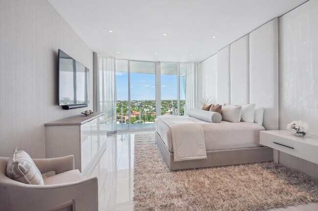 2241 SE 17th St in Fort Lauderdale, FL - Building Photo - Building Photo