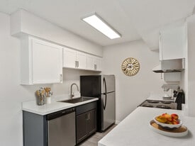 Aspire Thunderbird in Glendale, AZ - Building Photo