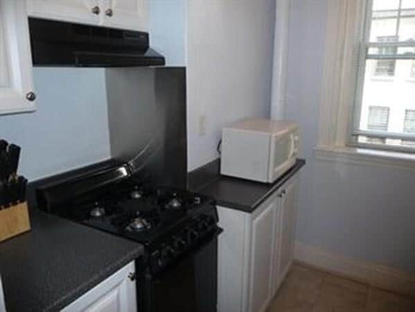 1576 Commonwealth Ave in Boston, MA - Building Photo - Building Photo