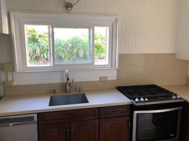 4648 Kahala Ave in Honolulu, HI - Building Photo - Building Photo