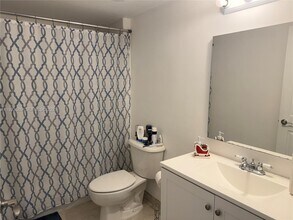 695 SW 11th St in Miami, FL - Building Photo - Building Photo