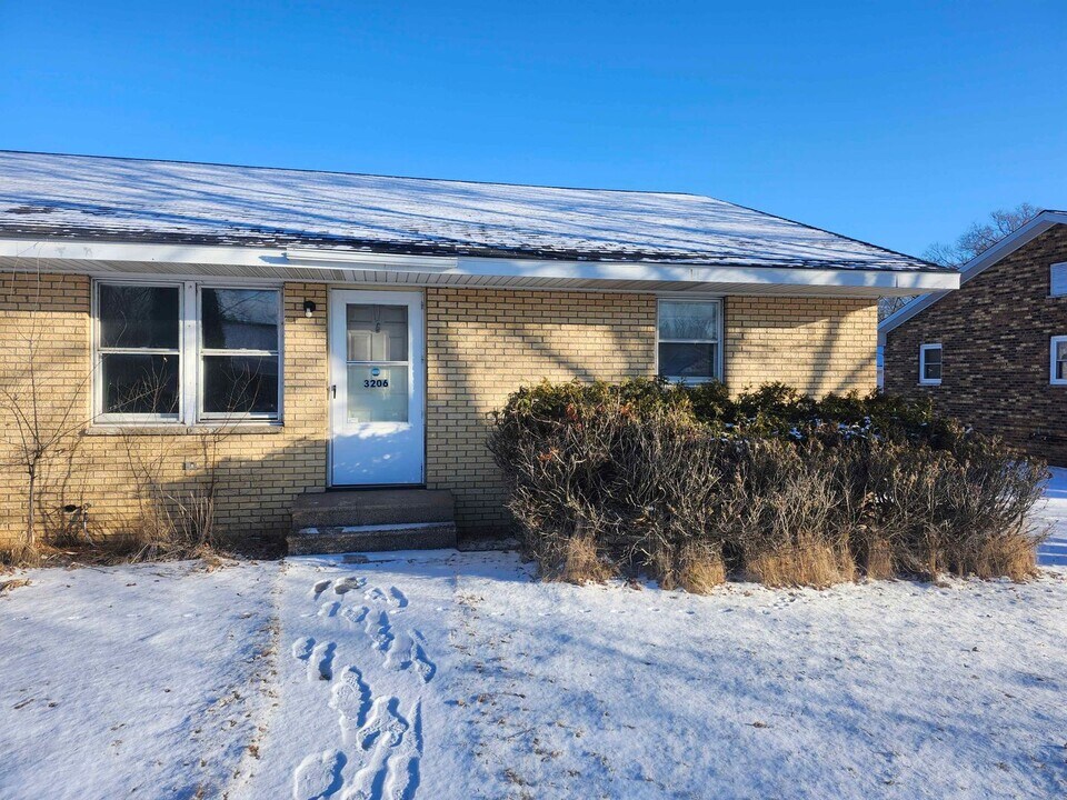 3204 Runway Ave in Eau Claire, WI - Building Photo