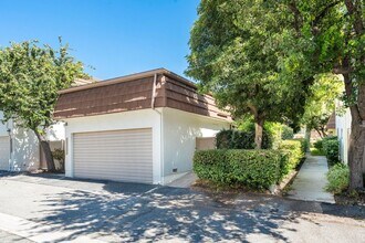 10331 Larwin Ave in Los Angeles, CA - Building Photo - Building Photo