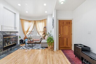 5739 N Winthrop Ave in Chicago, IL - Building Photo - Building Photo