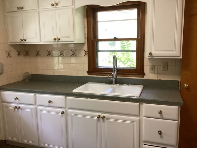 property at 7302 W Medford Ave