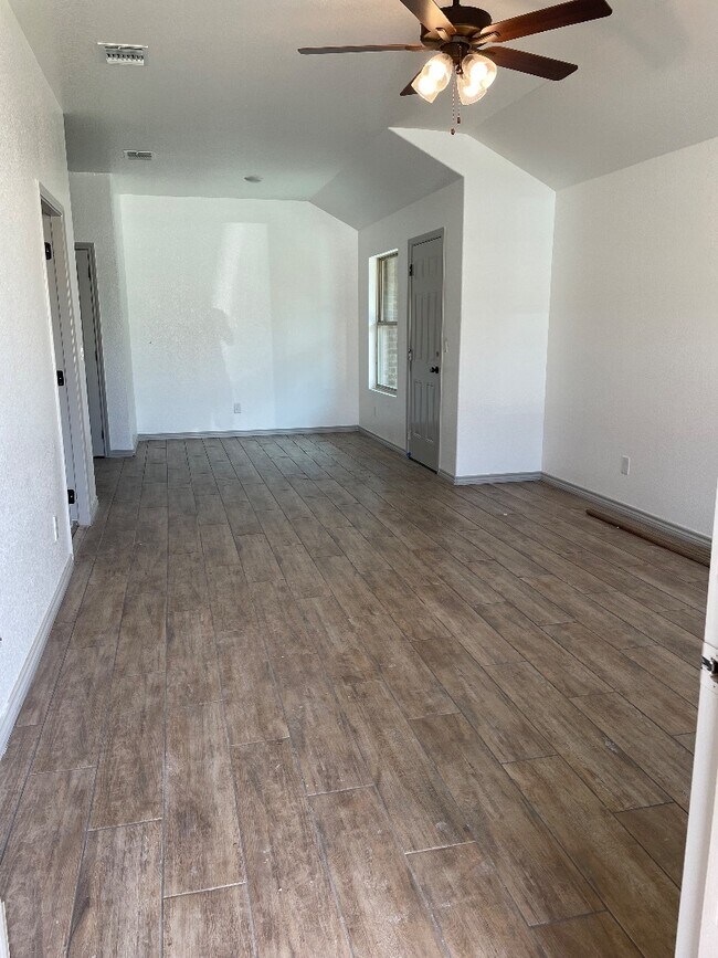 2420 Duntov Dr in Temple, TX - Building Photo - Building Photo