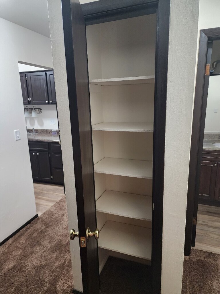 Barton Avenue Estates Apartments in West Bend, WI