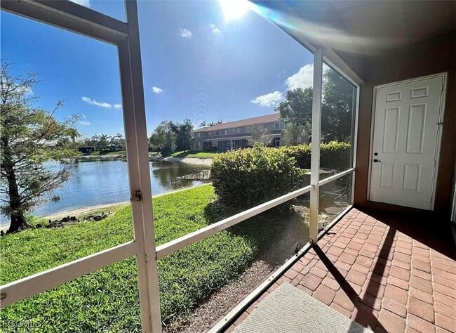 9722 Roundstone Cir