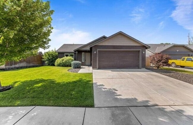 3525 W 10th Ct in Kennewick, WA - Building Photo - Building Photo