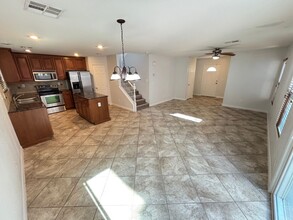 549 Brinkburn Point Ave in Las Vegas, NV - Building Photo - Building Photo