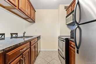 25 Rockledge Ave in White Plains, NY - Building Photo - Building Photo