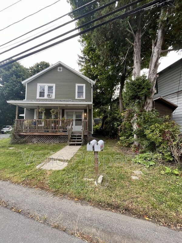 107 Mountain View Ave in Troy, NY - Building Photo - Building Photo