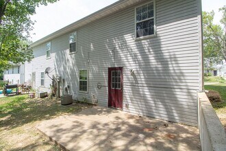 5567-5569-5569 Pinehurst Ln in Columbia, MO - Building Photo - Building Photo