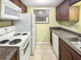 710 E Dean Keeton St in Austin, TX - Building Photo