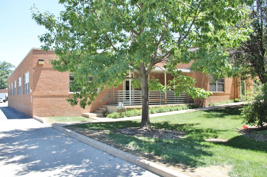 Washington University-Village East House in St. Louis, MO - Building Photo