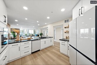 2414 Front St in San Diego, CA - Foto de edificio - Building Photo