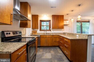 6277 Occoquan Forest Dr in Manassas, VA - Building Photo - Building Photo