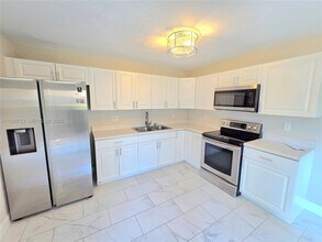 121 San Remo Blvd in North Lauderdale, FL - Building Photo - Building Photo