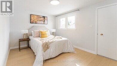 10 Rotunda Pl in Toronto, ON - Building Photo - Building Photo