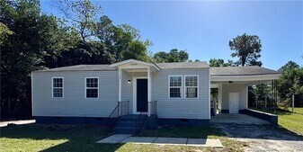 1139 Charmain St in Fayetteville, NC - Building Photo