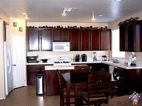 37633 Bluette Ln in Palmdale, CA - Building Photo - Building Photo