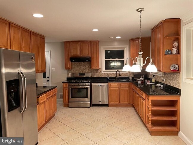 5922 Pratt St in Alexandria, VA - Building Photo - Building Photo