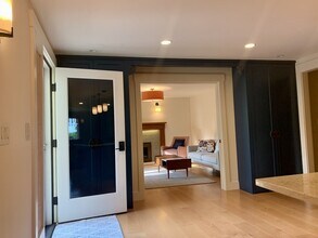 22 Amberwood Dr in Winchester, MA - Building Photo - Building Photo