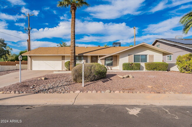 1420 N Gene Ave in Tempe, AZ - Foto de edificio - Building Photo