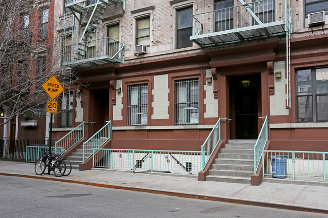 535-545 E 13th St in New York, NY - Foto de edificio - Building Photo