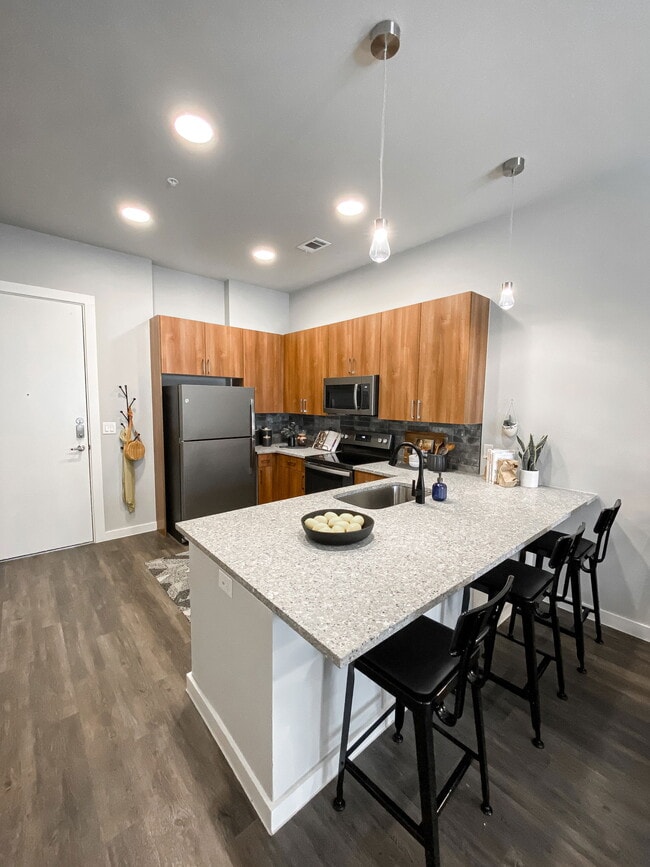 property at 1001 W Rosedale St
