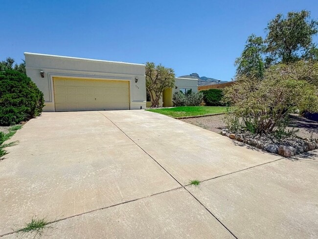 property at 544 Eagle Dr